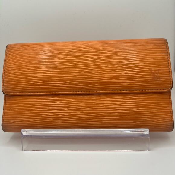 Louis Vuitton Orange Epi International Wallet - Picture 1 of 8